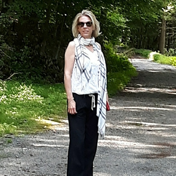 Meet your Posher, Sherry - Picture 2 of 2